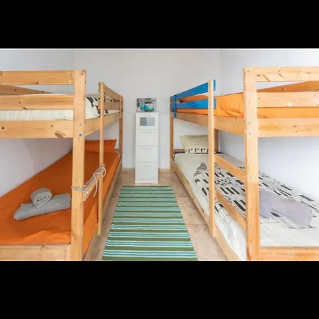 La Casita De *